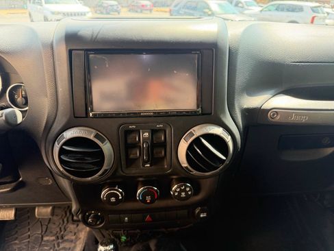 Used 2014 Jeep Wrangler Unlimited Sport AWD/4WD image 16