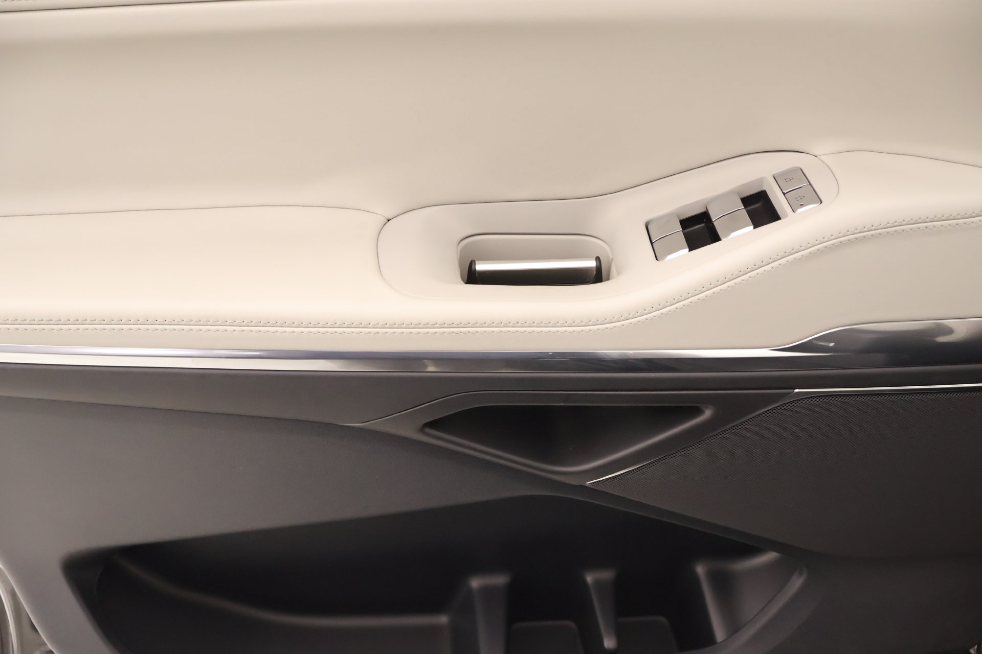 New 2026 Lincoln Navigator Premiere AWD/4WD image 16