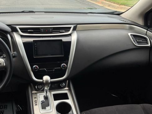 Used 2018 Nissan Murano SV image 28