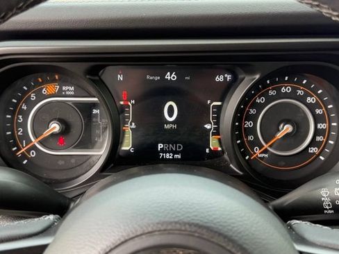 Used 2025 Jeep Wrangler Unlimited Rubicon AWD/4WD image 27