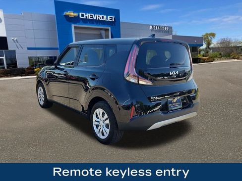 Used 2023 Kia Soul LX FWD image 4
