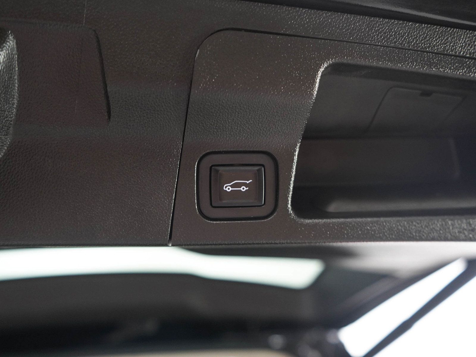 Used 2023 GMC Acadia Denali w/ Black Diamond Edition AWD/4WD image 18