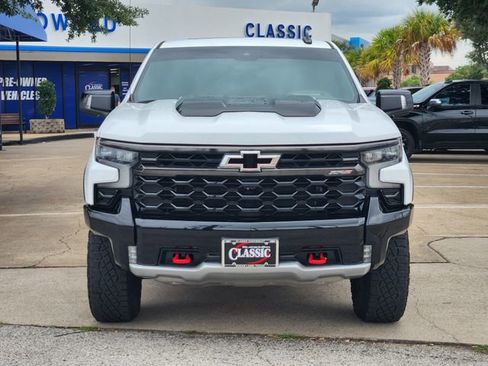 Used 2023 Chevrolet Silverado 1500 ZR2 w/ Technology Package AWD/4WD image 2