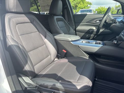 Used 2024 Chevrolet Equinox EV LT FWD image 26