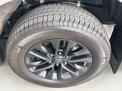 Used 2023 Lexus GX 460 Premium w/ Premium Package AWD/4WD image 31