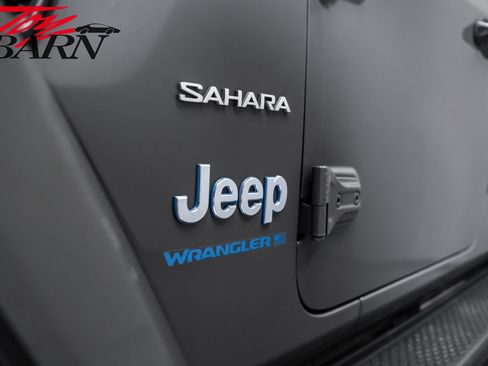 Used 2023 Jeep Wrangler Unlimited Sahara AWD/4WD image 12