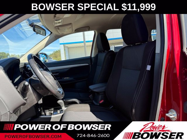 Used 2017 Mitsubishi Outlander ES AWD/4WD image 2