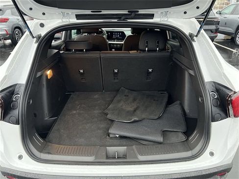 Certified 2024 Chevrolet Trax RS w/ Driver Confidence Package image 17