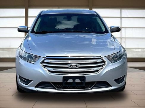 Used 2013 Ford Taurus Limited FWD image 3