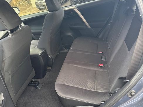 Used 2013 Toyota RAV4 XLE image 9
