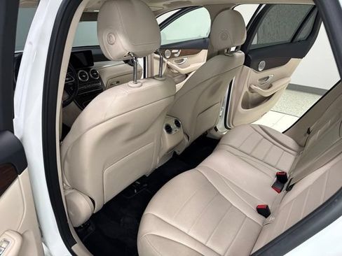 Used 2020 Mercedes-Benz GLC 300 4MATIC image 25