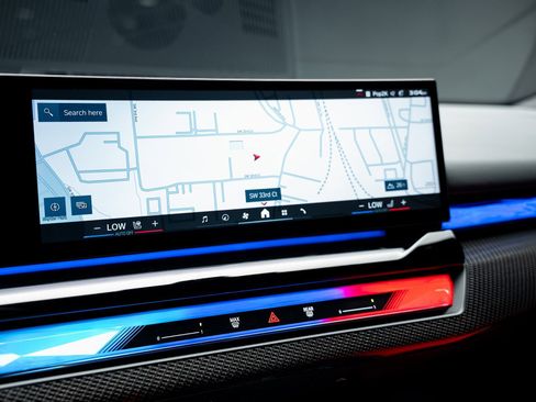 Used 2025 BMW M5 w/ Carbon Package image 53