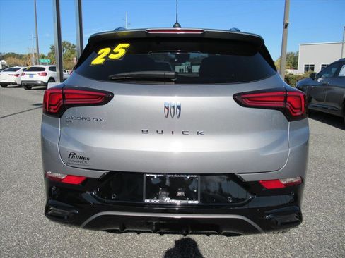 Used 2025 Buick Encore GX Sport Touring w/ Advanced Technology Package image 6