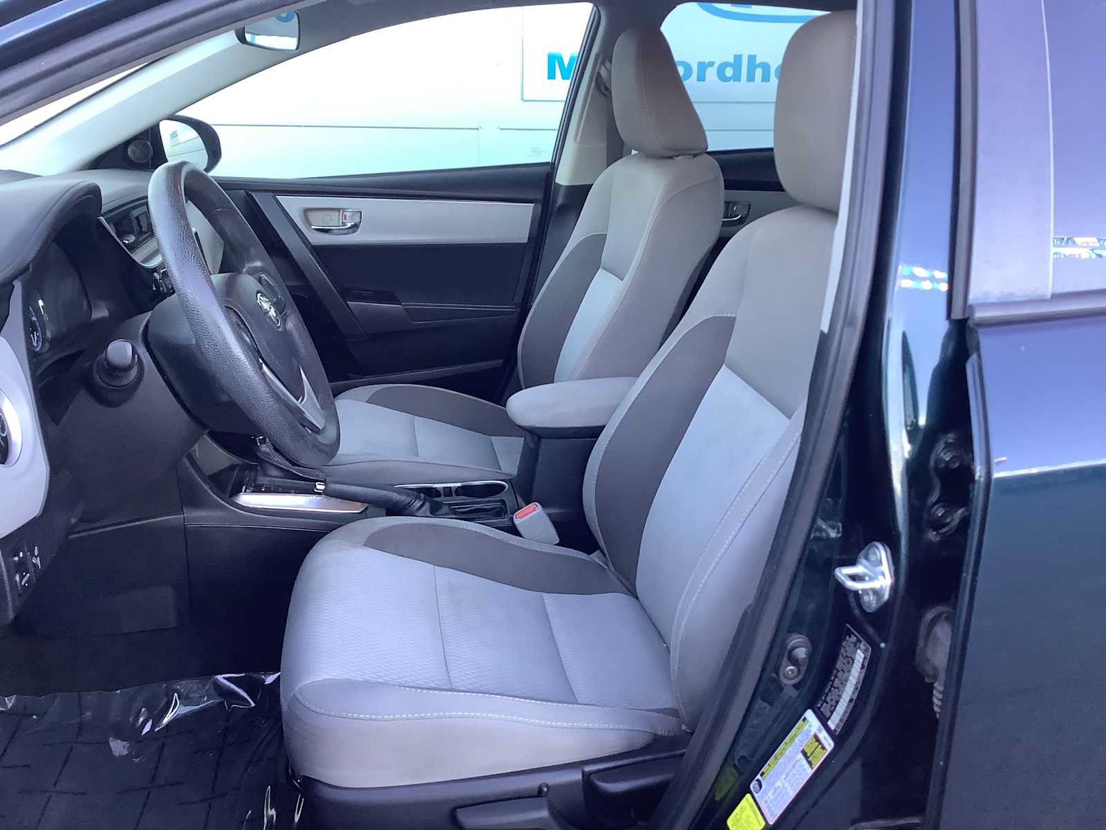Used 2018 Toyota Corolla LE FWD image 11