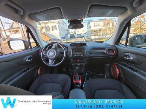 Used 2015 Jeep Renegade Trailhawk w/ Popular Equipment Group image 9