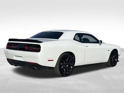Used 2023 Dodge Challenger R/T w/ Plus Package image 7
