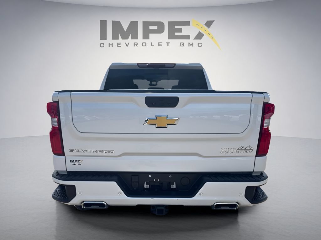 Used 2023 Chevrolet Silverado 1500 High Country w/ Technology Package AWD/4WD image 2