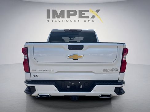 Used 2023 Chevrolet Silverado 1500 High Country w/ Technology Package AWD/4WD image 2