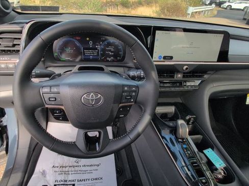 Certified 2025 Toyota Crown Signia w/ Advanced Technology Package AWD/4WD image 28