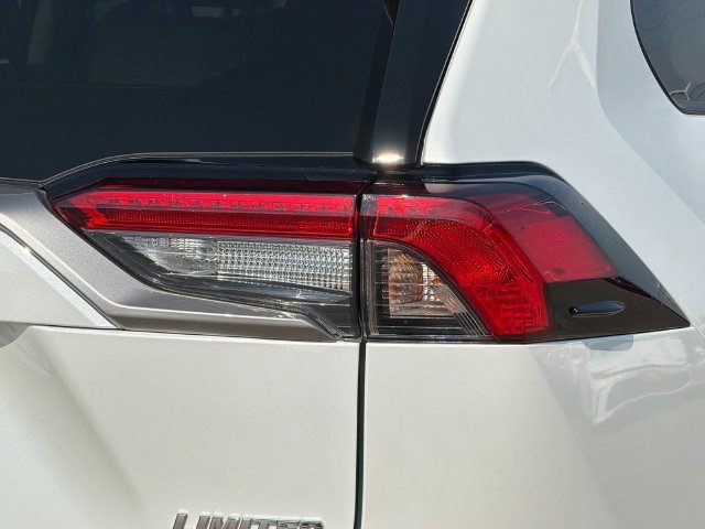 Used 2025 Toyota RAV4 Limited w/ Weather Package AWD/4WD image 31