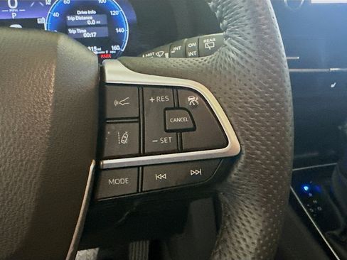 Used 2025 Toyota Sienna Limited FWD image 17