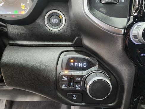 New 2026 RAM 1500 4x4 Crew Cab image 15