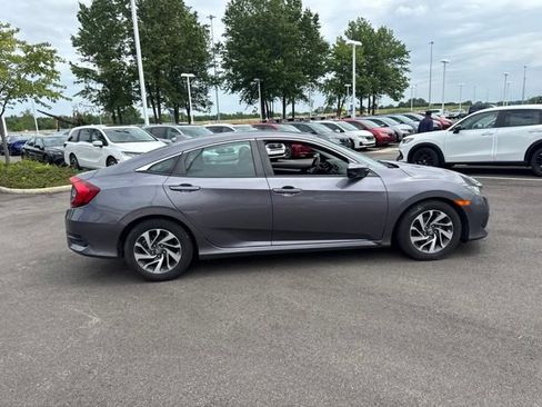 Used 2017 Honda Civic EX image 4