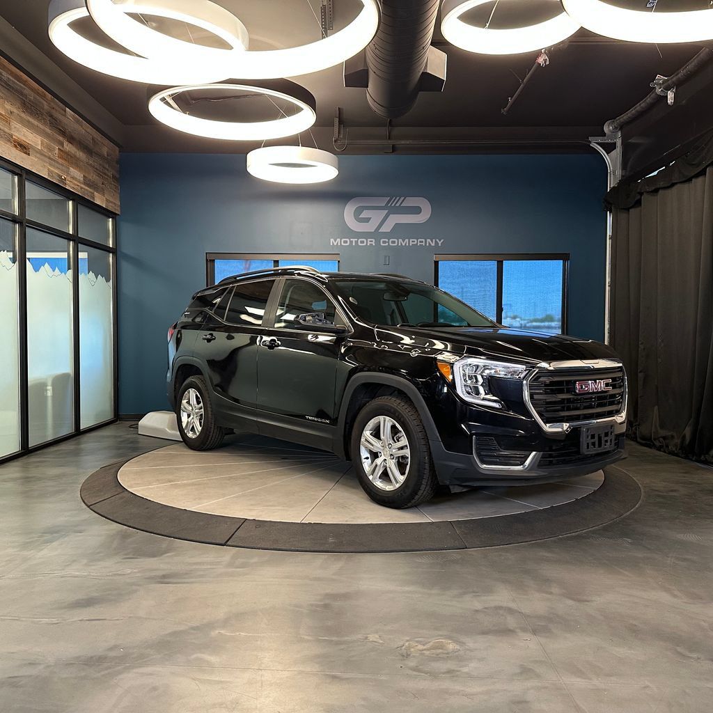 Used 2022 GMC Terrain SLE w/ Driver Convenience Package AWD/4WD image 1
