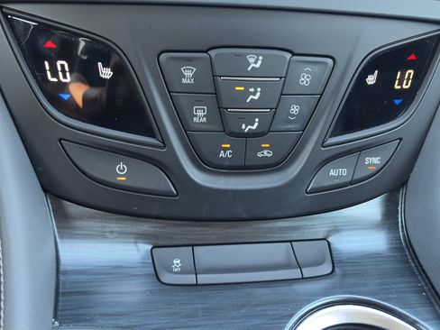 Used 2020 Buick Envision Essence w/ LPO, Cargo Package FWD image 25