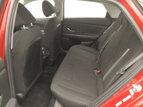 Used 2023 Hyundai Elantra SEL w/ Convenience Package FWD image 18
