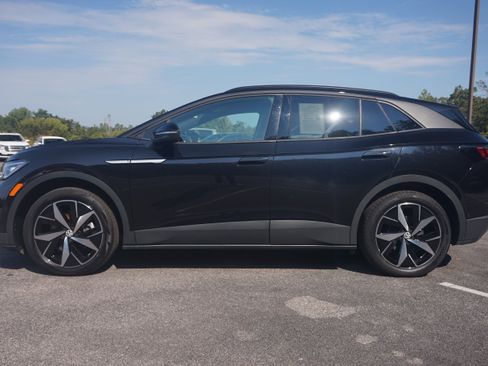 Used 2023 Volkswagen ID.4 S image 7