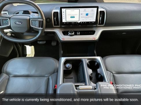 Used 2025 Ford Expedition Max Active AWD/4WD image 16