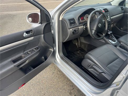 Used 2009 Volkswagen Rabbit S image 18