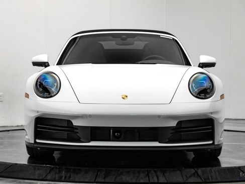 Used 2025 Porsche 911 Carrera RWD image 35