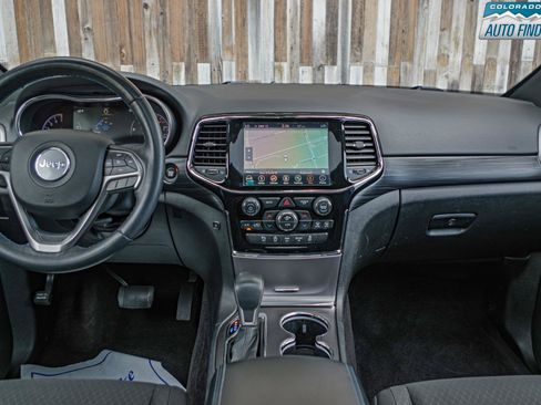Used 2019 Jeep Grand Cherokee Laredo AWD/4WD image 16