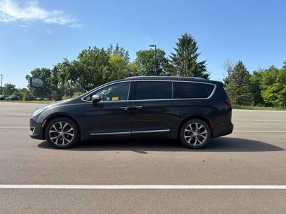 Used 2017 Chrysler Pacifica Limited
