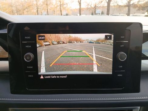 New 2026 Volkswagen Taos SEL image 20