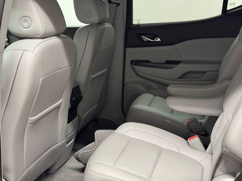 Certified 2023 GMC Acadia SLT w/ Technology Package image 17