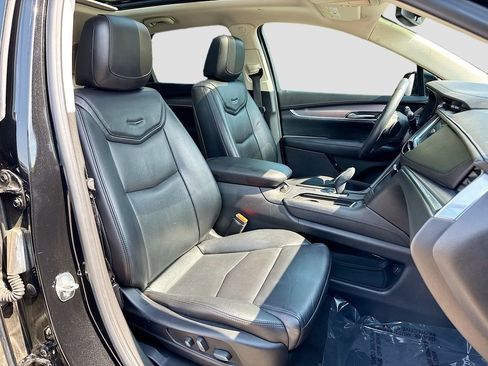Used 2018 Cadillac XT5 Premium Luxury image 36