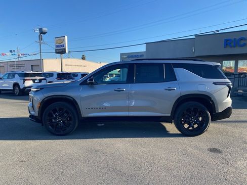 New 2026 Chevrolet Traverse RS w/ LPO, Floor Liner Package image 7