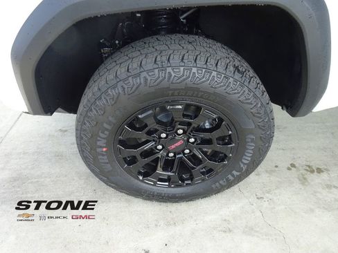 New 2026 GMC Canyon Elevation w/ Convenience Package image 11