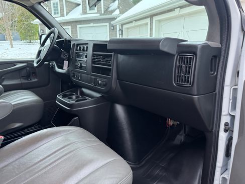 Used 2015 Chevrolet Express 2500 LS image 16