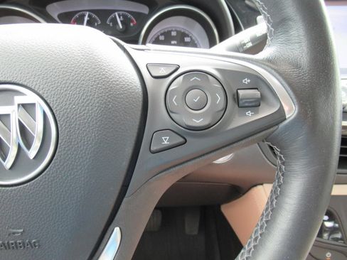 Used 2020 Buick Envision Essence FWD image 25