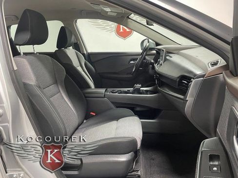 Used 2022 Nissan Rogue SV image 22