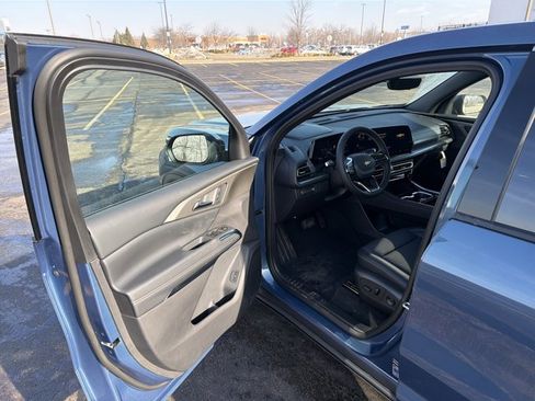 New 2026 Chevrolet Traverse LT image 9