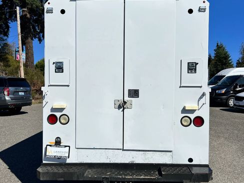 Used 2016 Ford E-350 and Econoline 350 Super Duty image 7