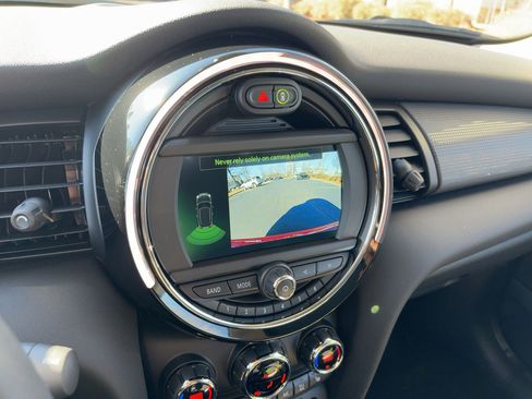 Used 2020 MINI Cooper 2-Door Hardtop w/ Storage Package image 23