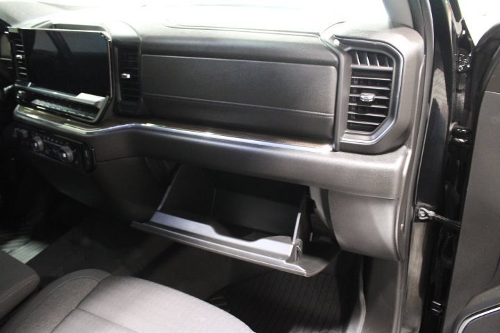 Used 2024 Chevrolet Silverado 1500 RST w/ Z71 Off-Road Package AWD/4WD image 27