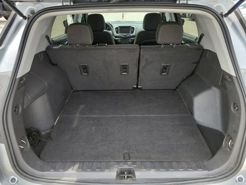 Used 2023 GMC Terrain SLE w/ Elevation Edition FWD image 10
