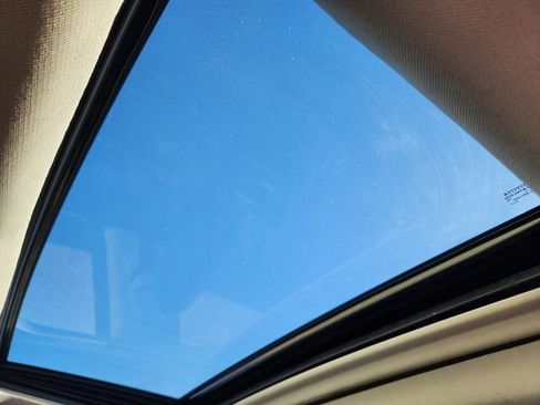 Used 2023 Toyota Highlander Limited image 25